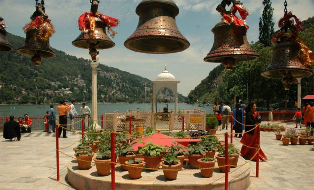 Visit Naina Devi Temple in Nainital 